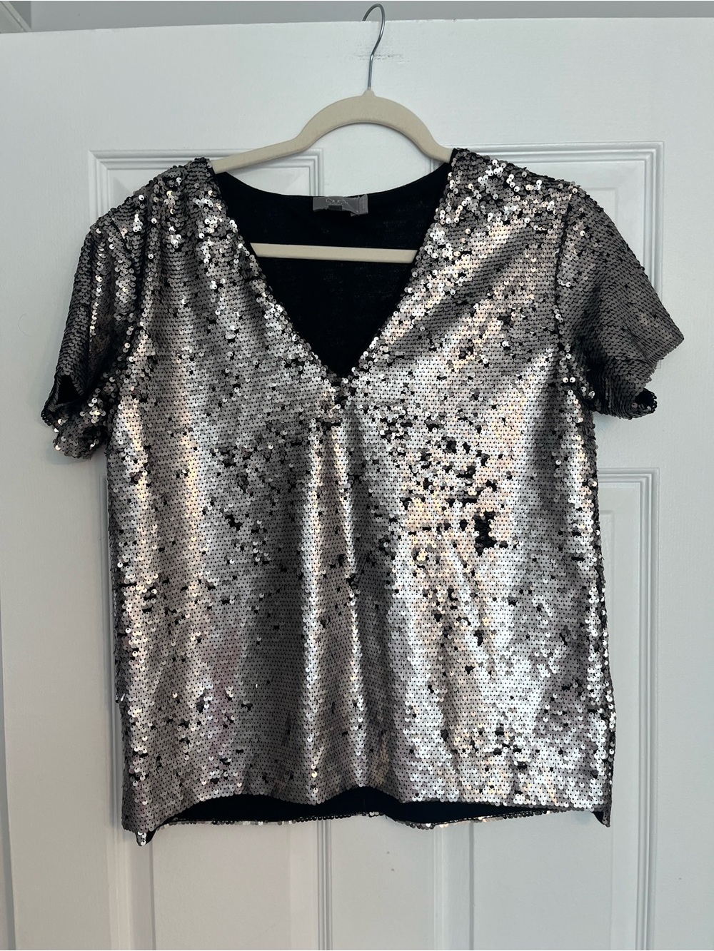 Vanessa Virginia Sequin V-Neck Short Sleeve Top - Silver